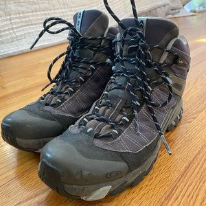 Salomon hiking boots